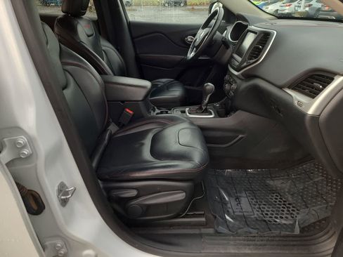 Used 2016 Jeep Cherokee Trailhawk w/ Comfort/Convenience Group image 22
