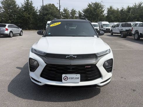 Used 2022 Chevrolet TrailBlazer RS w/ Sun and Liftgate Package FWD image 10