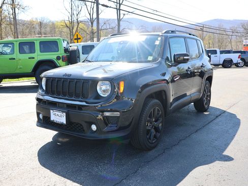 Used 2022 Jeep Renegade Altitude image 3