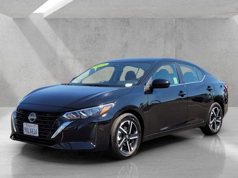 Used 2025 Nissan Sentra SV image 8