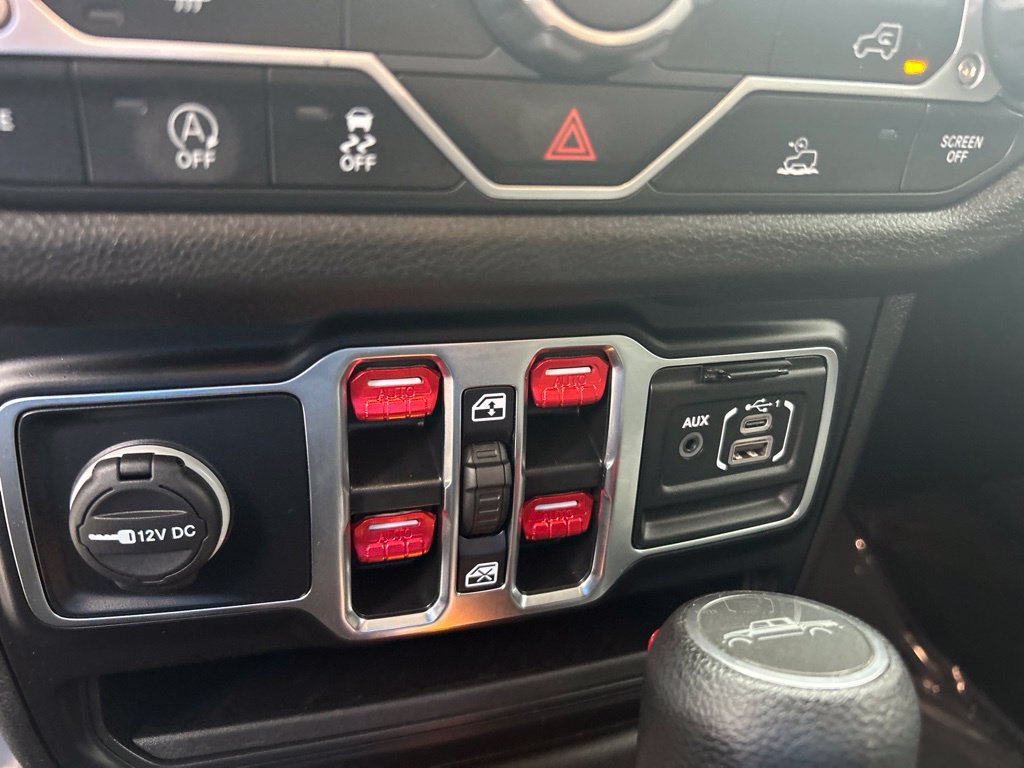 Used 2025 Jeep Gladiator Sport AWD/4WD image 38