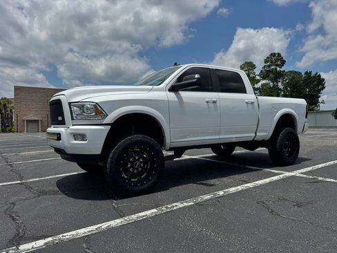 Used 2014 RAM 2500 Limited AWD/4WD image 2