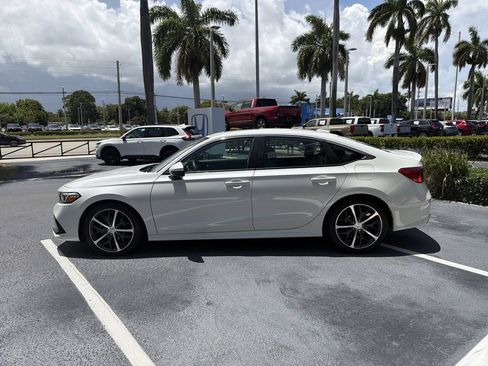 Certified 2024 Honda Civic Touring image 5