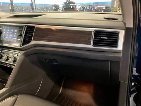 Used 2019 Volkswagen Atlas SE w/ Towing Package AWD/4WD image 13