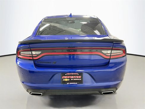 Used 2022 Dodge Charger SXT w/ Blacktop Package image 7