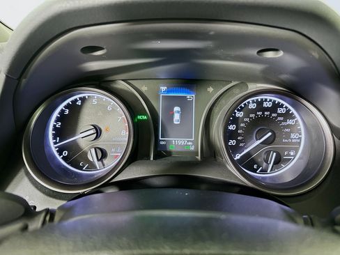 Used 2024 Toyota Camry SE image 19