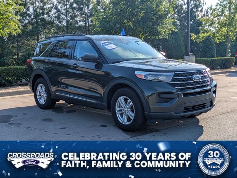 Used 2022 Ford Explorer XLT AWD/4WD image 1