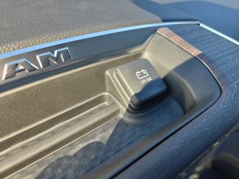 New 2026 RAM 1500 Laramie AWD/4WD image 11
