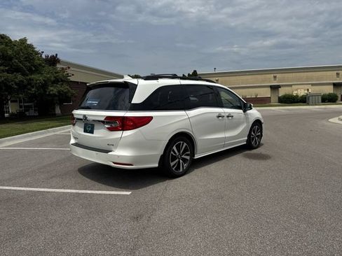 Used 2019 Honda Odyssey Elite image 2