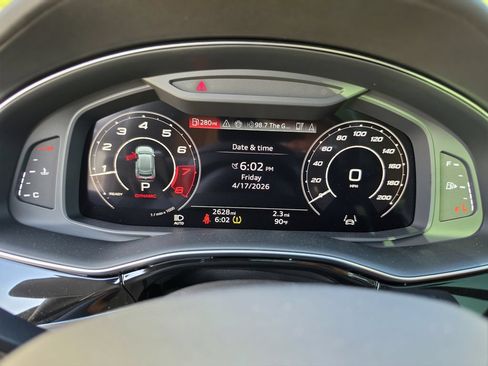 Used 2025 Audi RS Q8 performance AWD/4WD image 21
