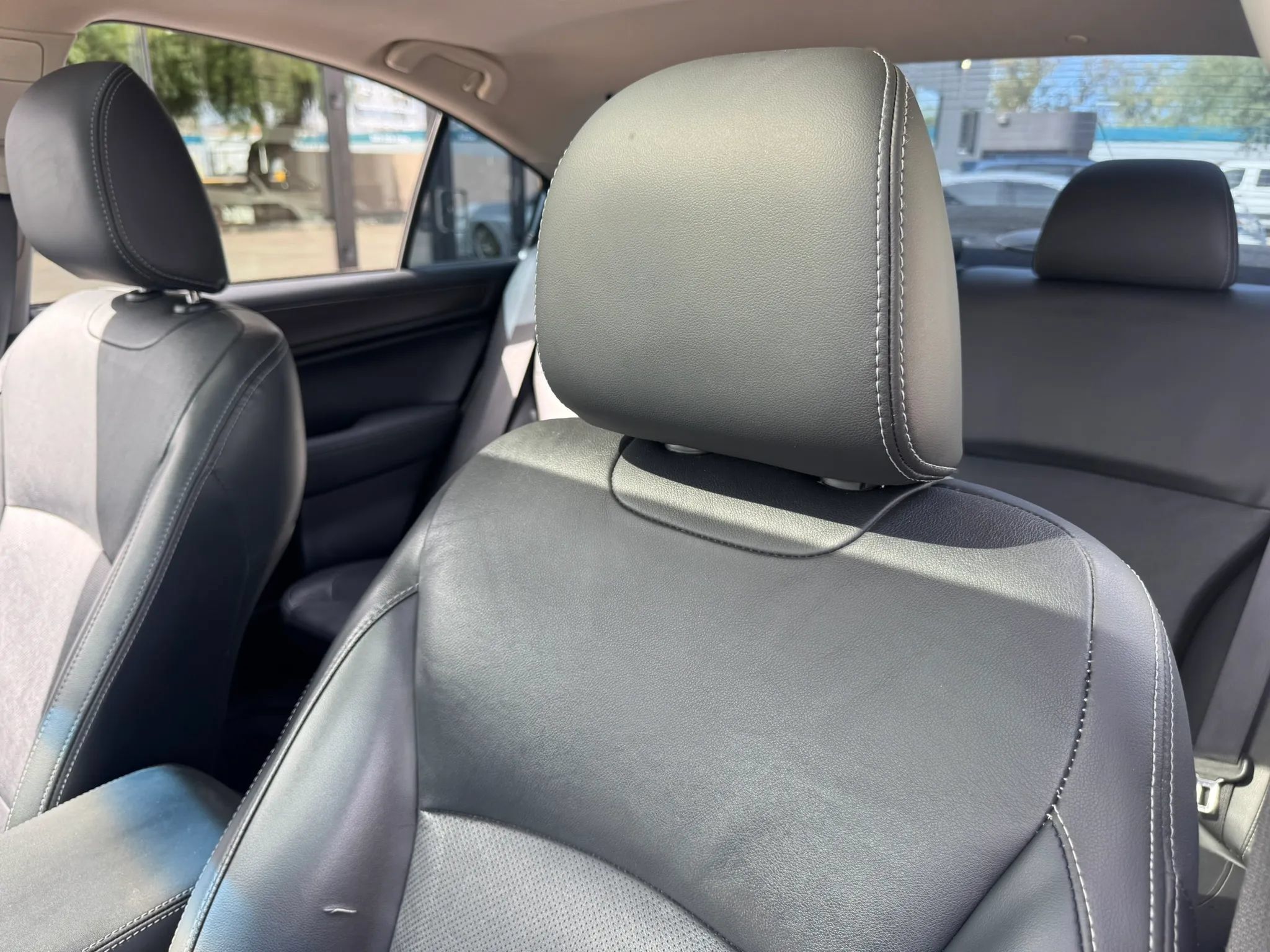 Used 2017 Subaru Legacy 2.5i Limited AWD/4WD image 14