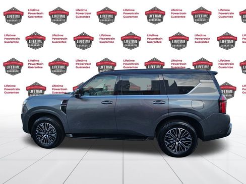 Used 2025 Nissan Armada Platinum image 3