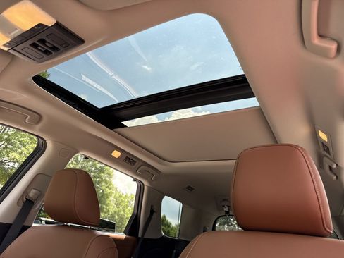 New 2026 Nissan Pathfinder Platinum FWD image 6