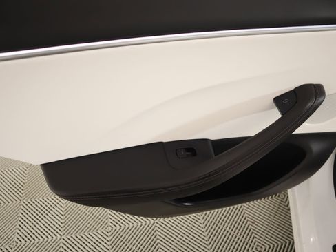 Used 2025 Tesla Model 3 Long Range image 15