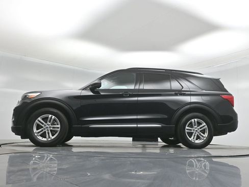 Certified 2022 Ford Explorer XLT image 55