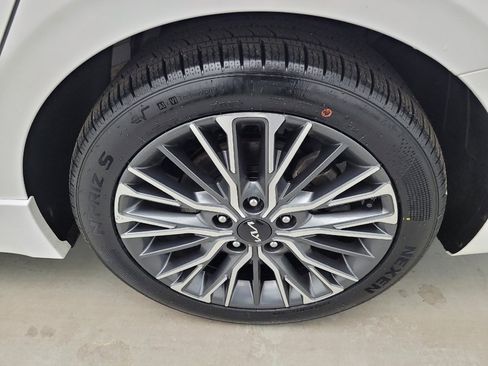 Used 2023 Kia Forte GT-Line w/ GT-Line Premium Package FWD image 31