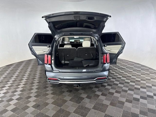Used 2023 Kia Sorento S w/ Panoramic Sunroof Package FWD image 15
