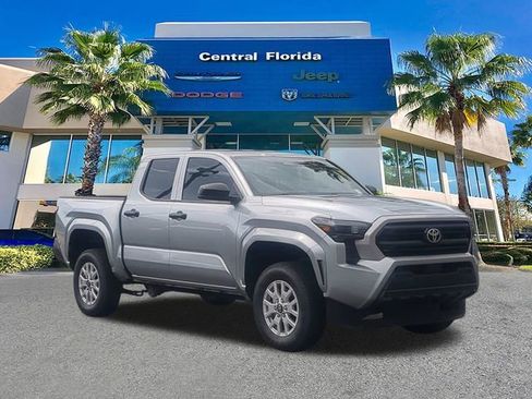 Used 2025 Toyota Tacoma SR image 2