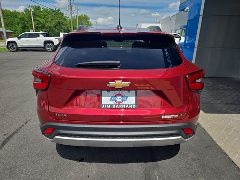 Certified 2024 Chevrolet Trax LT FWD image 9