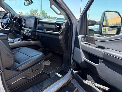 Used 2024 Ford F350 Lariat w/ Lariat Ultimate Package AWD/4WD image 28