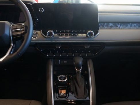 Used 2026 Chevrolet Colorado ZR2 w/ Technology Package image 35