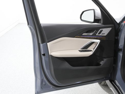 Certified 2023 BMW X1 xDrive28i w/ Premium Package image 4