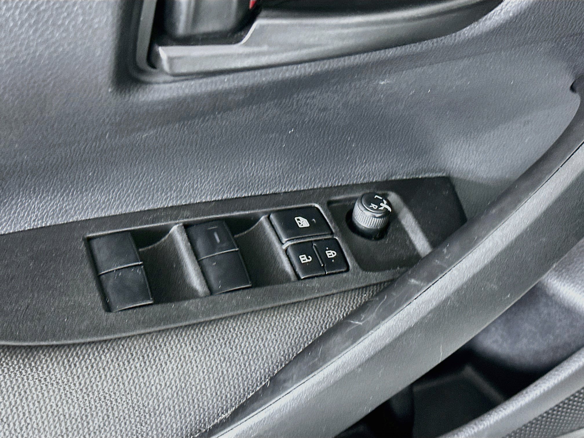 Used 2025 Toyota Corolla LE FWD image 15