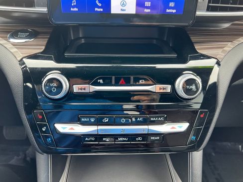 Used 2023 Ford Explorer Limited image 26