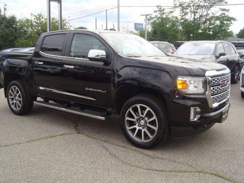 Certified 2022 GMC Canyon Denali image 3