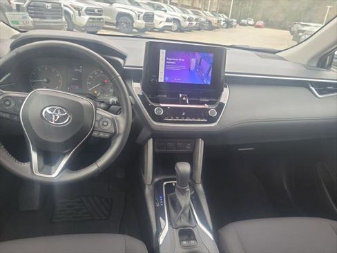 Certified 2023 Toyota Corolla Cross LE image 17