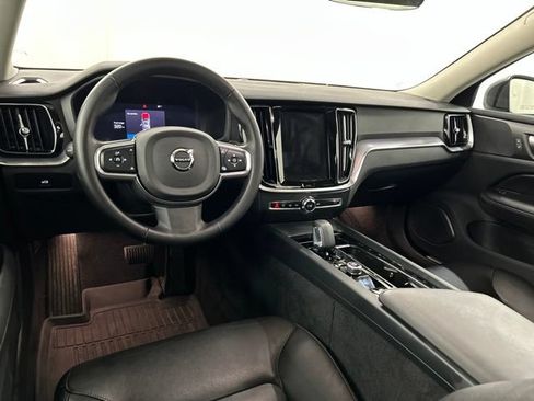 Used 2025 Volvo S60 B5 Core FWD image 15