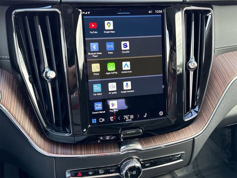 Used 2023 Volvo XC60 T8 Ultimate w/ Climate Package image 21