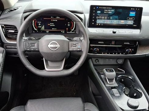 Certified 2025 Nissan Rogue Platinum image 13