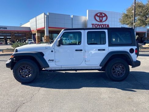 Used 2024 Jeep Wrangler Sport S image 8