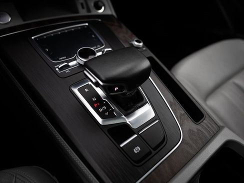 Used 2019 Audi Q5 Prestige w/ Prestige Package image 22