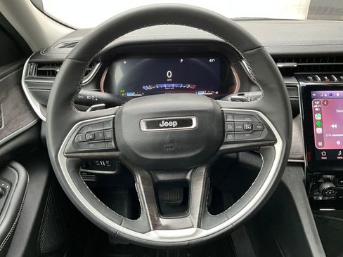 Used 2023 Jeep Grand Cherokee L Limited image 17