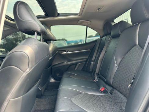 Used 2019 Toyota Camry XSE FWD image 14