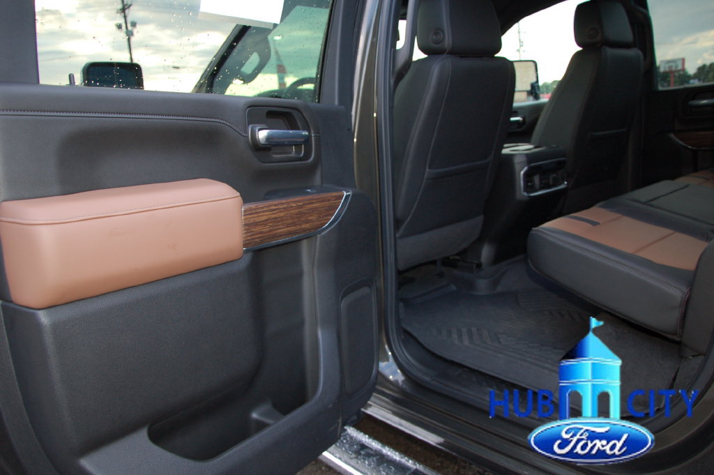 Used 2022 Chevrolet Silverado 2500 High Country w/ Safety Package II AWD/4WD image 13