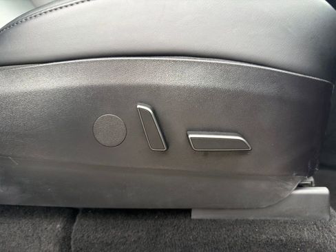 Used 2021 Tesla Model Y Performance image 28