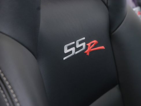 Used 2003 Chevrolet SSR w/ Preferred Equipment Group image 25