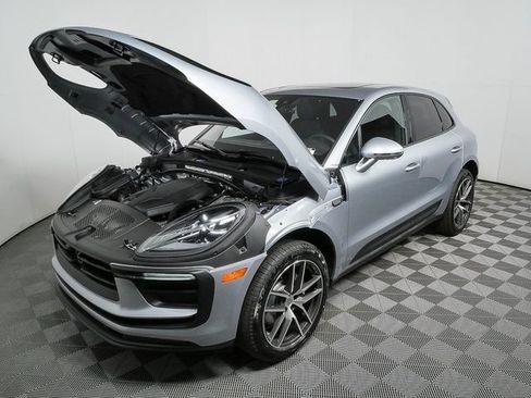 Used 2026 Porsche Macan AWD/4WD image 34