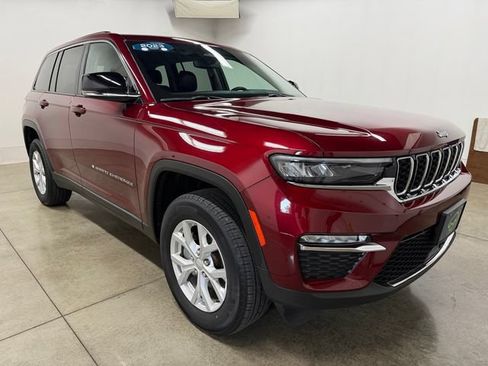 Used 2023 Jeep Grand Cherokee Limited AWD/4WD image 1