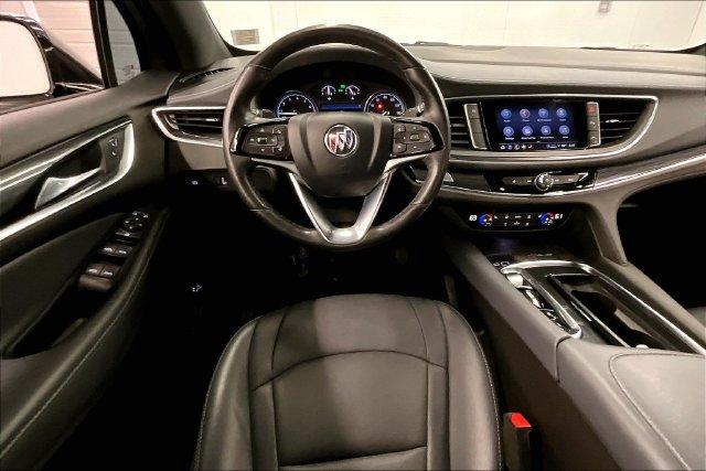 Used 2024 Buick Enclave Essence w/ Sport Touring Edition FWD image 6