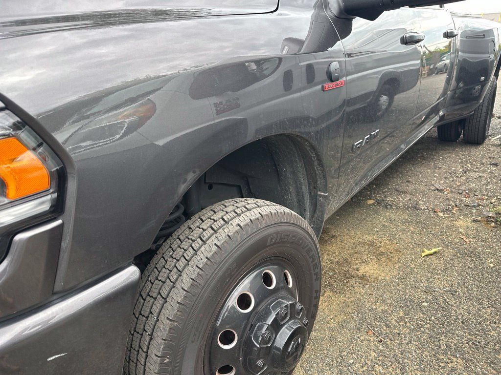 Used 2024 RAM 3500 Laramie w/ Night Edition AWD/4WD image 4