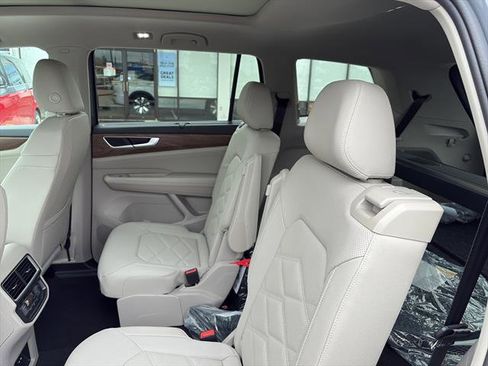 New 2026 Volkswagen Atlas SE FWD image 13