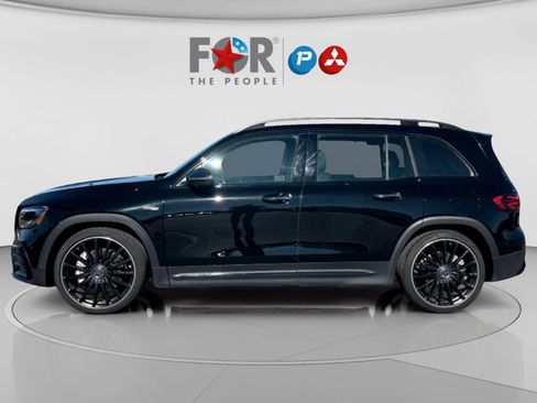 Used 2025 Mercedes-Benz GLB 35 AMG 4MATIC image 2