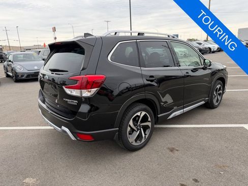 Used 2022 Subaru Forester Touring AWD/4WD image 2