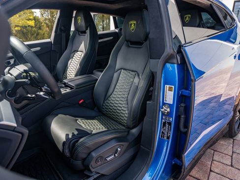 Used 2022 Lamborghini Urus image 18