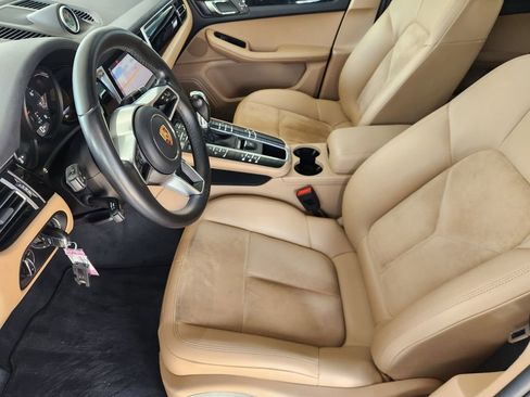 Used 2020 Porsche Macan AWD/4WD image 13