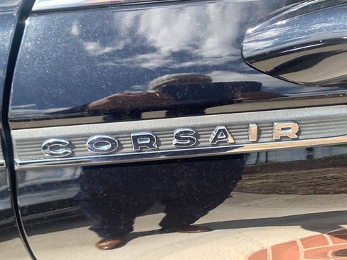 Used 2023 Lincoln Corsair Reserve image 3